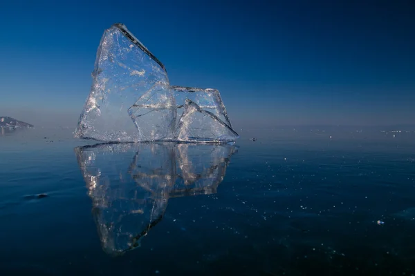 Hielo transparente limpio —  Fotos de Stock