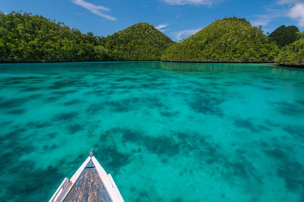 View of the uninhabited islands from a boat — Stock Photo, Image