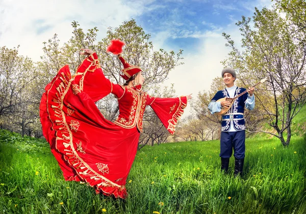 Kazakh couple in traditional costume — Stock Photo, Image