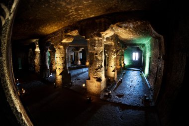 Hindistan mağaralarda Ellora