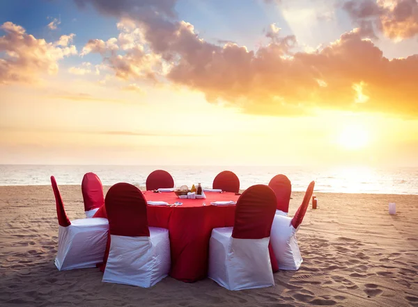 Romantic tropical dinner — Stock Photo, Image