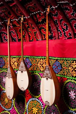 Dombra enstrüman kazak yurt iç