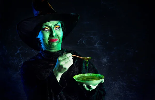 Böse grüne Hexe zu Halloween — Stockfoto
