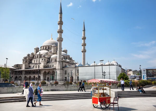 New mosque in Istanbul — Stock Photo, Image