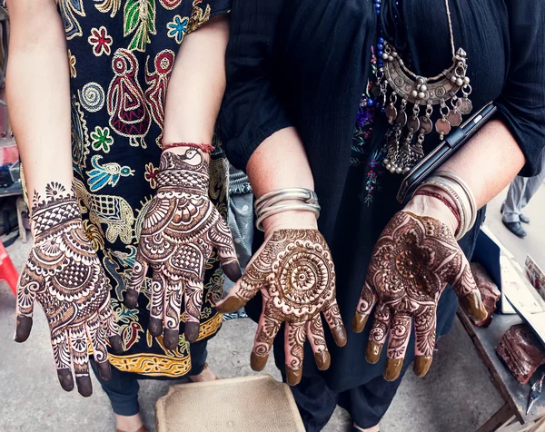 Henna painting in India — Stock Photo, Image