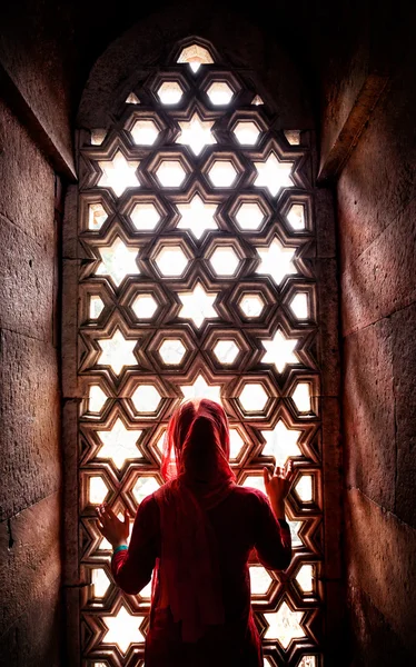 Beautiful woman in Oriental Palace — Stock Photo, Image