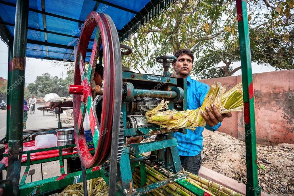Traditional sugarcane juice machine outlet