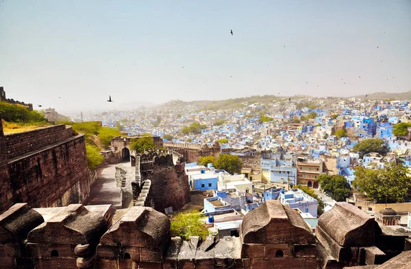 Mury Obronne Mehrangarh Wieże Przed Widokiem Blue City Jodhpur Rajasthan — Zdjęcie stockowe