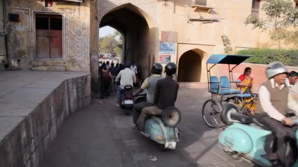 Rušný provoz v Pink City Jaipur Indie — Stock video