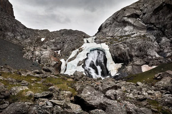 Vacker Natur Floden Och Bergen Topp Med Snö Karakol Kirgizistan — Stockfoto