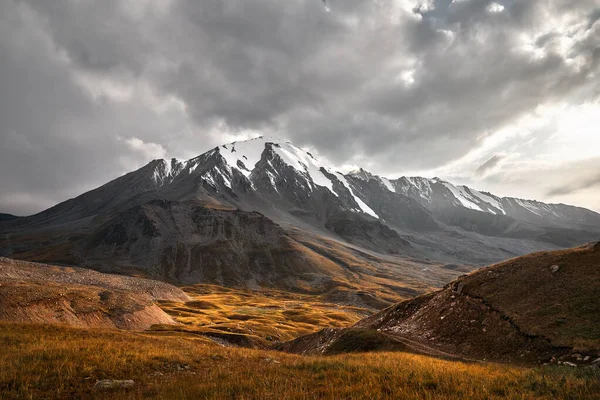 Paesaggio Bella Vetta Tian Shan Mountains Valley Tramonto Almaty Kazakistan — Foto Stock