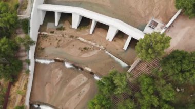 Almaty, Kazakistan 'daki Baraj Nehri' nin havadan görünüşü