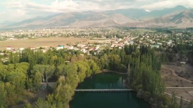 Yaz Plajı Gölü Issik Kul Kirgizstan