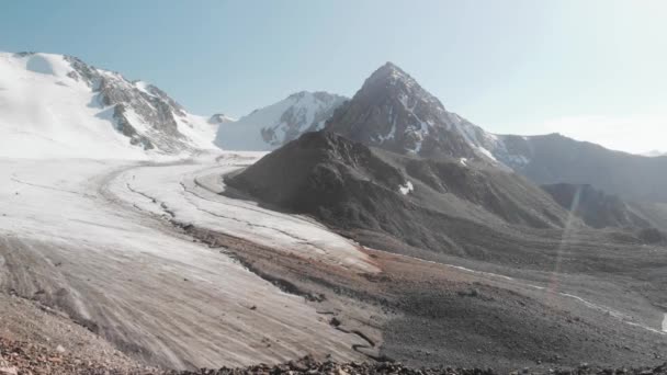 Vista aerea del lago di montagna — Video Stock