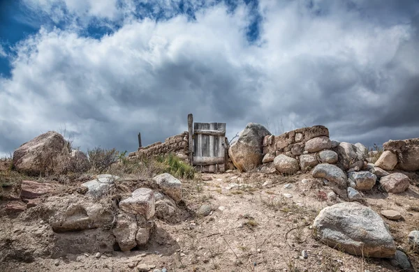 Puerta de madera vieja — Foto de Stock