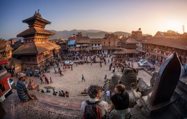 Bhaktapur pagodadan ile kare