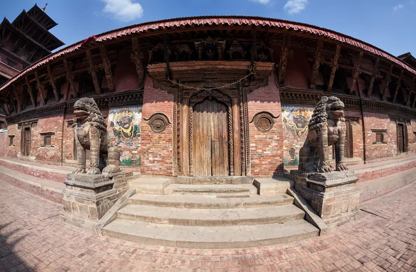 Temple on Durbar square in Patan — Stock Photo, Image