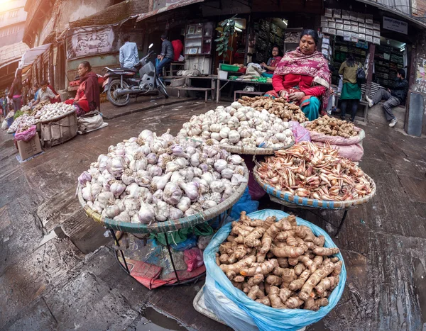 Garlic and ginger shop in Kathmandu — Stock Photo, Image