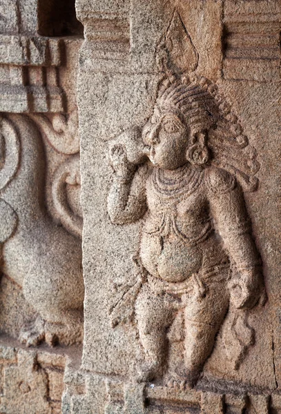 Antika basrelief i Hampi — Stockfoto