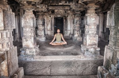 Meditasyon Hampi Tapınak