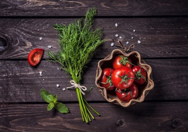 Çiğ sebze ve otlar