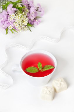 Çay ve beyaz çikolata