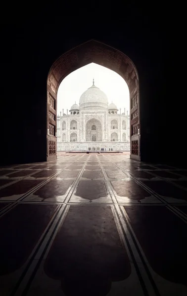 Taj Mahal in zwarte boog — Stockfoto