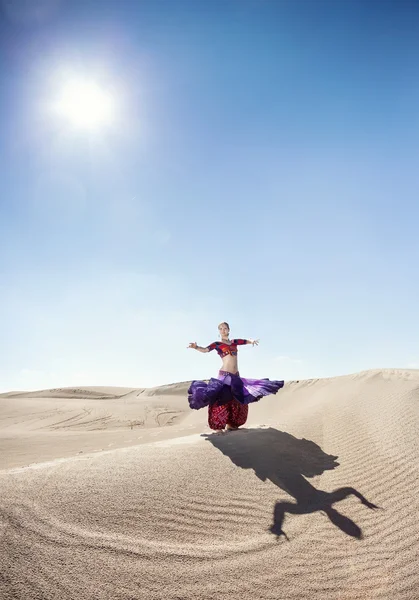 Danza nel deserto — Foto Stock