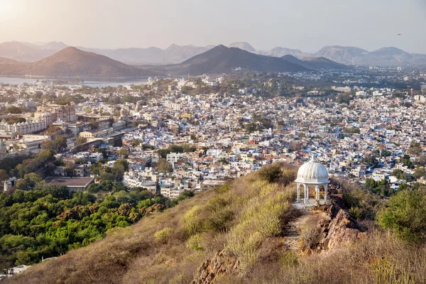 Utsikt över staden Udaipur i Indien — Stockfoto