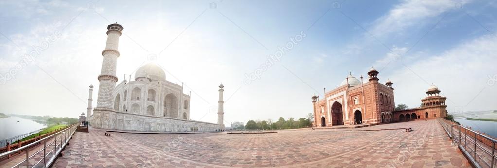 Taj Mahal panorama