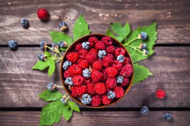 Ahududu ve böğürtlen