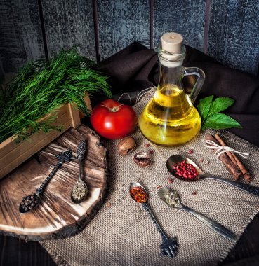 Petrol otlar ve baharatlar ile