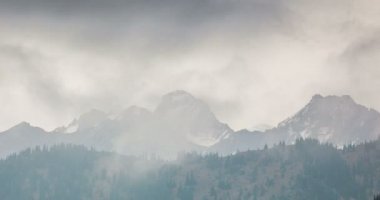 Bulutlar dağ Zirvesi