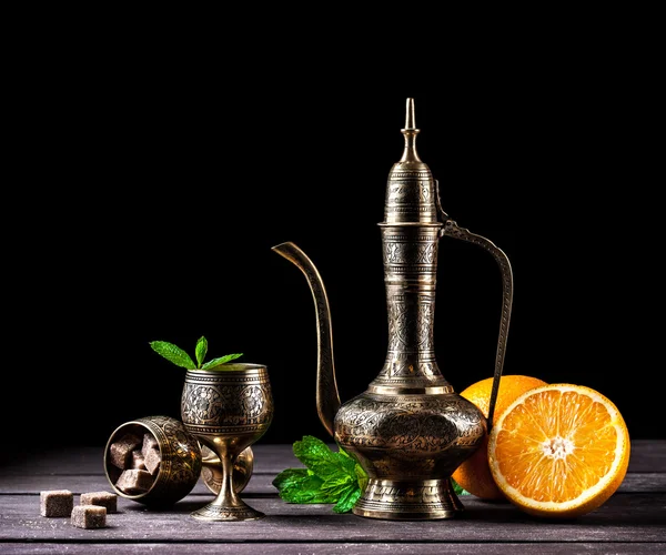 Té marroquí con menta y naranjas — Foto de Stock