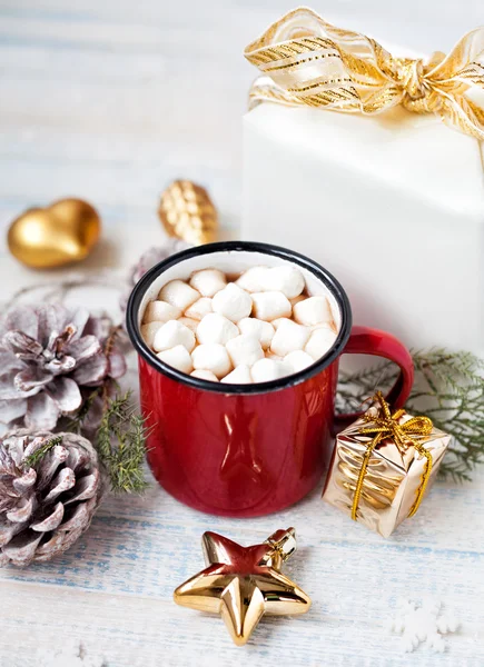 Kakao mit Marshmallows zu Weihnachten — Stockfoto