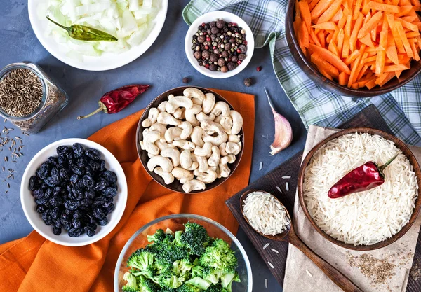 Ingredienti del vegetariano indiano Pulao — Foto Stock