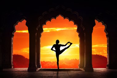 Yoga siluet Tapınak