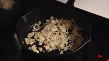 Vegan Tayland Tom Yam Çorbası Malzemeleri