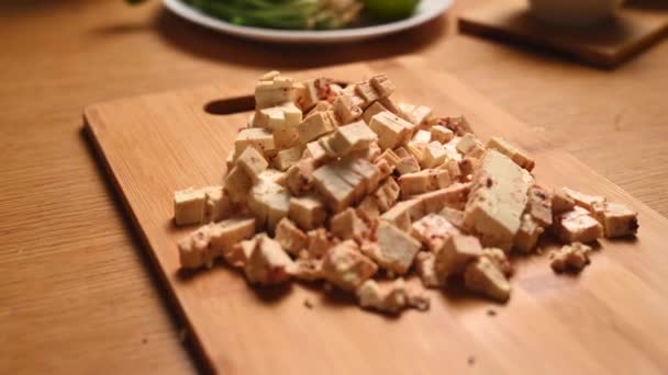Ingredients for Vegan Thai Tom Yam Soup — Stock Footage Ingredients for Vegan Thai Tom Yam Soup Royalty Free Stock Footage