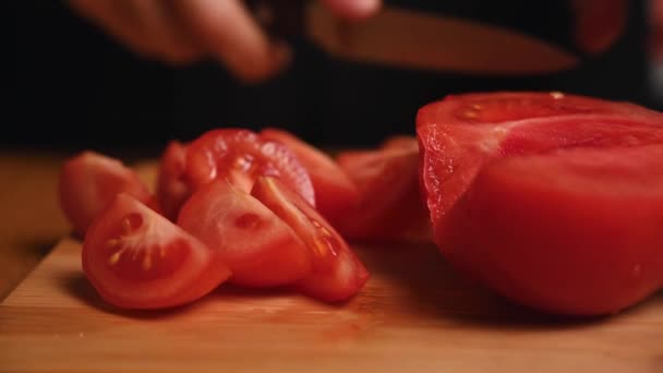 Ingrediënten voor Veganistische Thaise Tom Yam Soep — Stockvideo