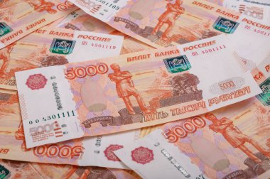5000 ruble arkaplan. Rus banknotları farklı açılarda.