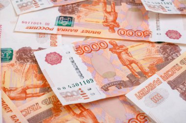 5000 ruble arkaplan. Rus banknotları farklı açılarda.
