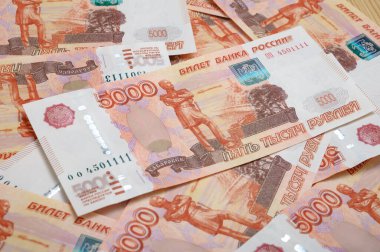 5000 ruble arkaplan. Rus banknotları farklı açılarda.