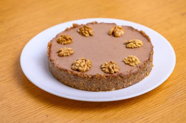 Vejetaryen fıstıklı kek. Limon ve çikolatalı kaju turtası.