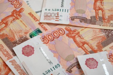 5000 ruble arkaplan. Rus banknotları farklı açılarda.