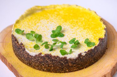 Vejetaryen fıstıklı kek. Limon ve çikolatalı kaju turtası.