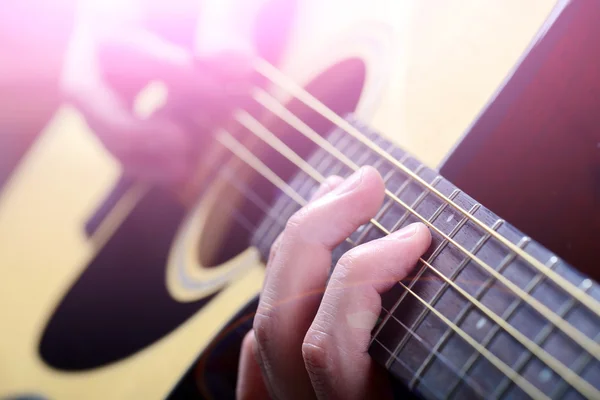 Man's hands playing acoustic guitar, close up — Stock Photo, Image