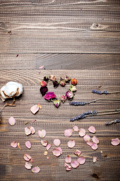 Gedroogde rozen. Valentines achtergrond. — Stockfoto