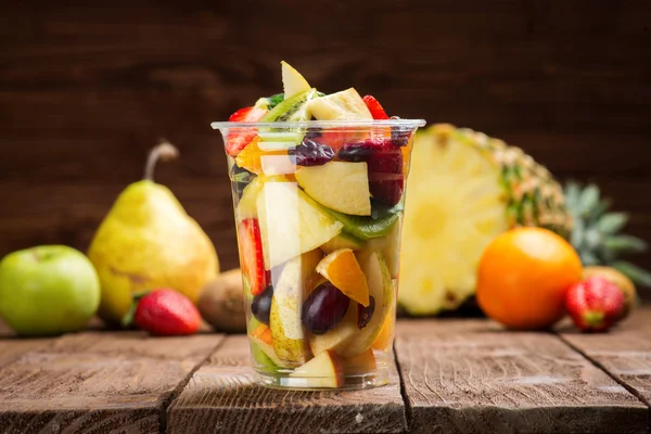Salada de frutas para ir — Fotografia de Stock