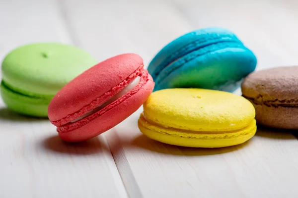 Macaroons on wood table — Stock Photo, Image